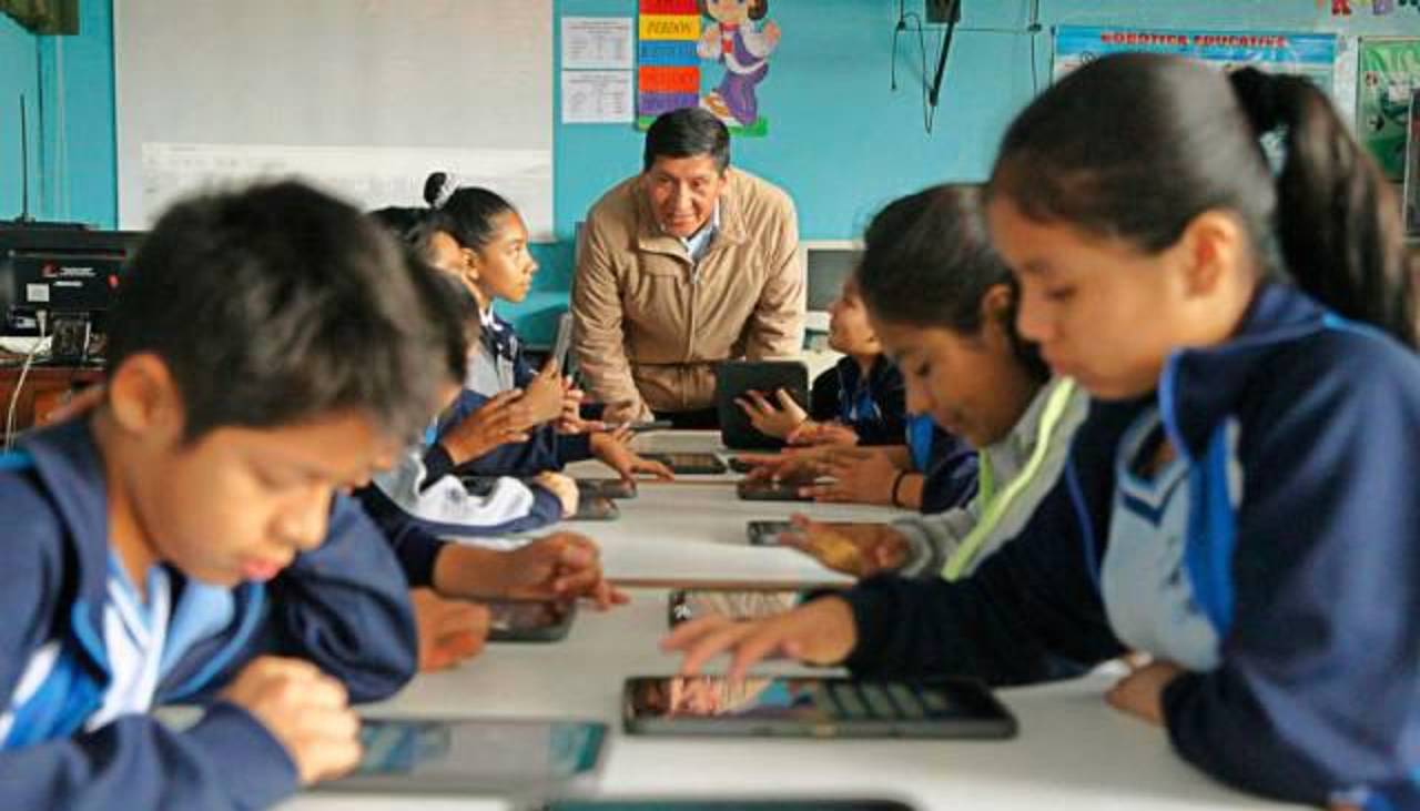 Paro de maestros: ¿Habrá clases este martes en las unidades educativas del país?