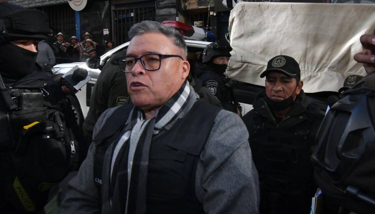 Toma militar: Justicia determina detención domiciliaria para Zúñiga, dice su abogado 