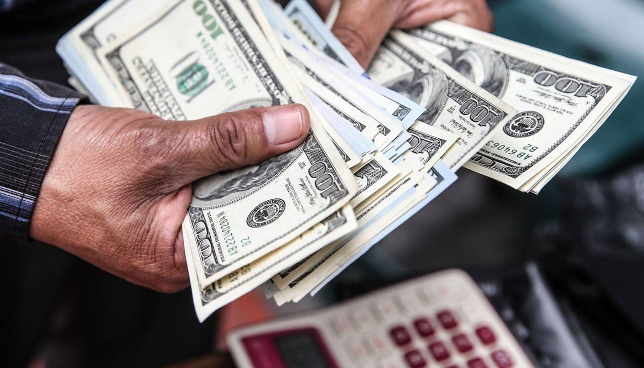 ¿A cuánto se cotiza el dólar referencial y digital este jueves tras el decreto que elimina subvención de hidrocarburos?