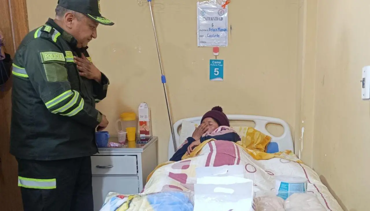 Una mujer dio a luz a su hijo en un baño público de Oruro 