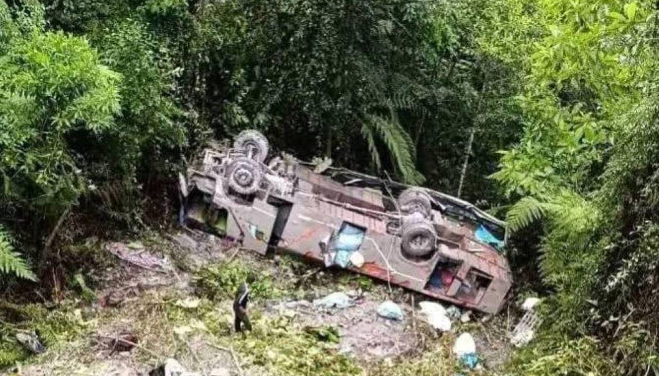 Trágico accidente en la ruta a Apolo: El chofer del bus está detenido y tiene 22 años