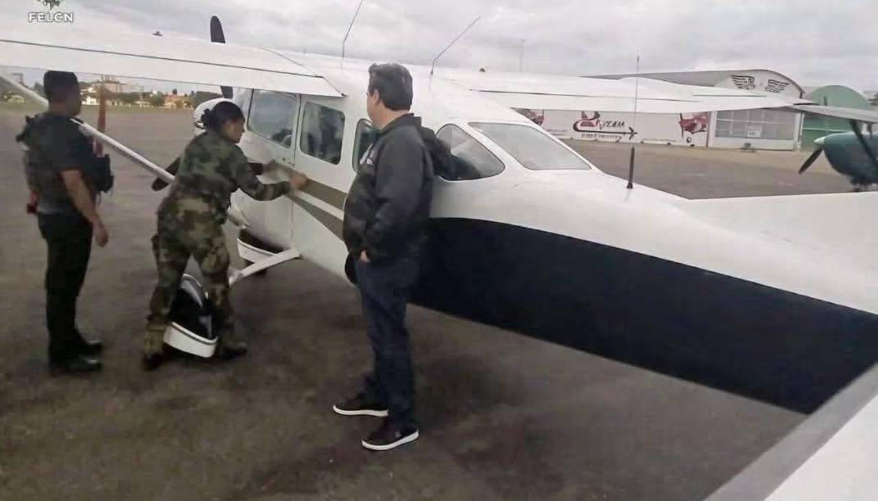 Hallazgo de fajos de dólares: Piloto dice que el dinero era para un particular y que ya informó a la Fiscalía
