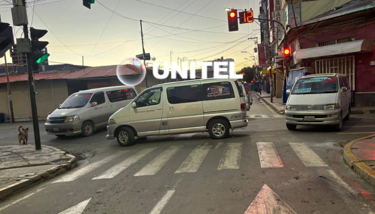 Tras romper diálogo con el Gobierno, choferes de Oruro mantienen paro por la gasolina y La Paz está aislada del resto del país