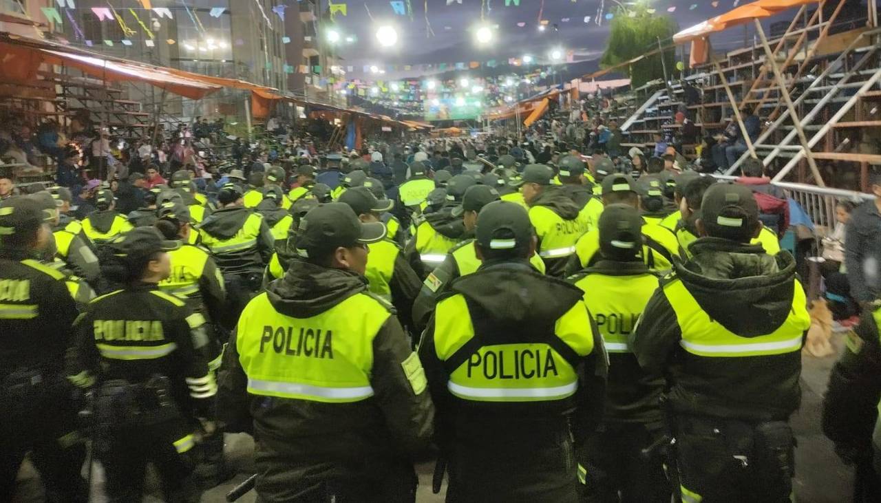 Más de 20.000 policías vigilan las fiestas del Carnaval de Bolivia