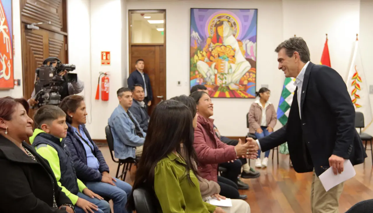 Rodrigo Paz abre diálogo con la ciudadanía para abordar el decreto 5503