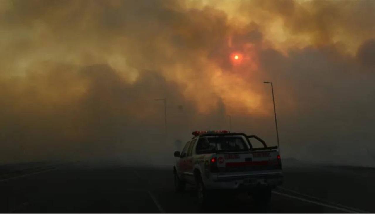 Una gran cortina de humo avanza sobre Argentina y apuntan a que es por los incendios forestales en Bolivia