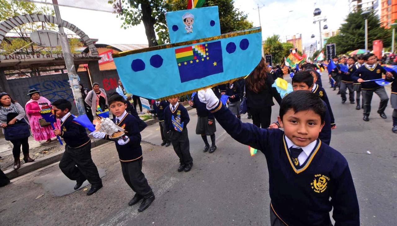 Desfiles por el Día del Mar no están prohibidos, pero deben ser breves, precisa viceministro