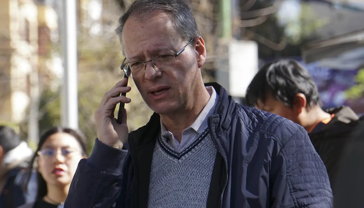 Dunn pide a Rodrigo, Tuto y Samuel sellar un acuerdo de gobernabilidad para que los legisladores electos trabajen en el plan anticrisis