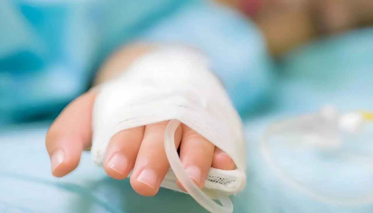 Rescatan a una niña que fue atacada por un hombre con un arma blanca