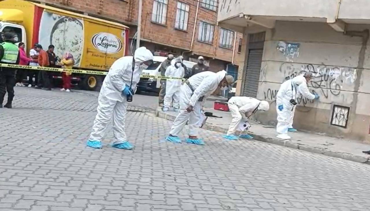 Acribillan a una madre en El Alto; sospechan móviles económicos