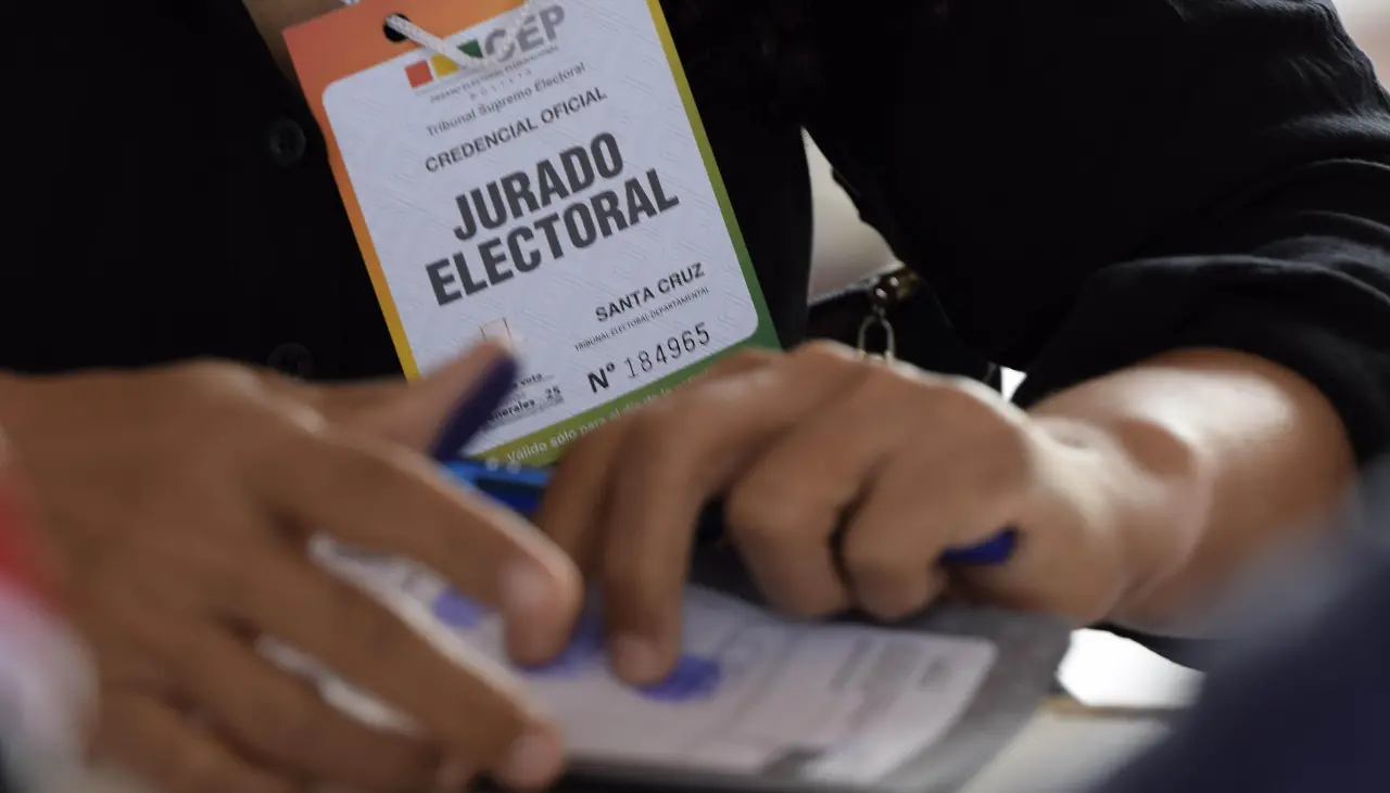 Libre revisó actas y se retiró sin observaciones, dice vocal del TSE, que ratifica transparencia electoral