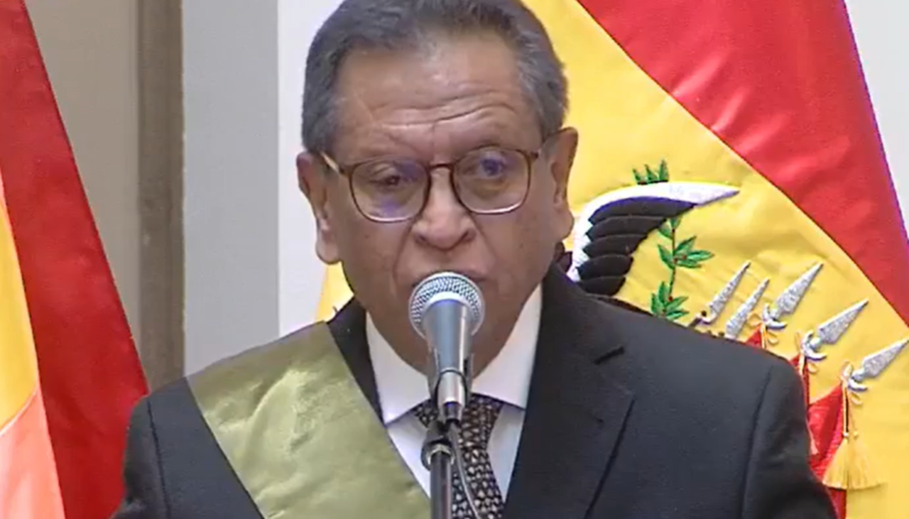 “Estamos recuperando la institucionalidad de la Policía Boliviana”, señala Oviedo, en acto de ascenso a generales 