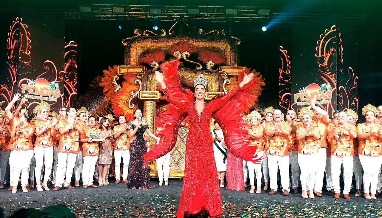 Ariane I brilla como la reina de la “fiesta grande de los cruceños”