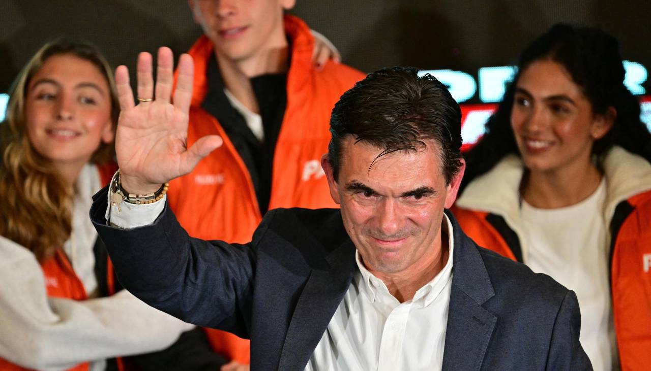 Tras levantarse la subvención al combustible, Rodrigo Paz cuenta con el 65% de aprobación, según estudio