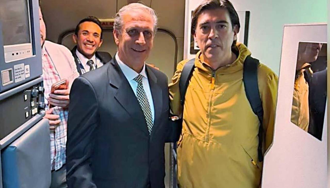 Estanislao Finfera jura como nuevo gerente de BoA a bordo de una aeronave