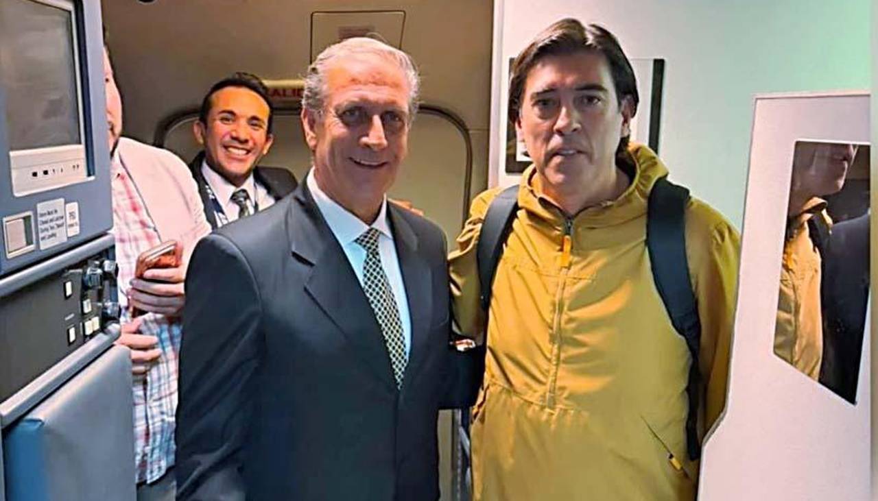 Estanislao Finfera jura como nuevo gerente de BoA a bordo de una aeronave