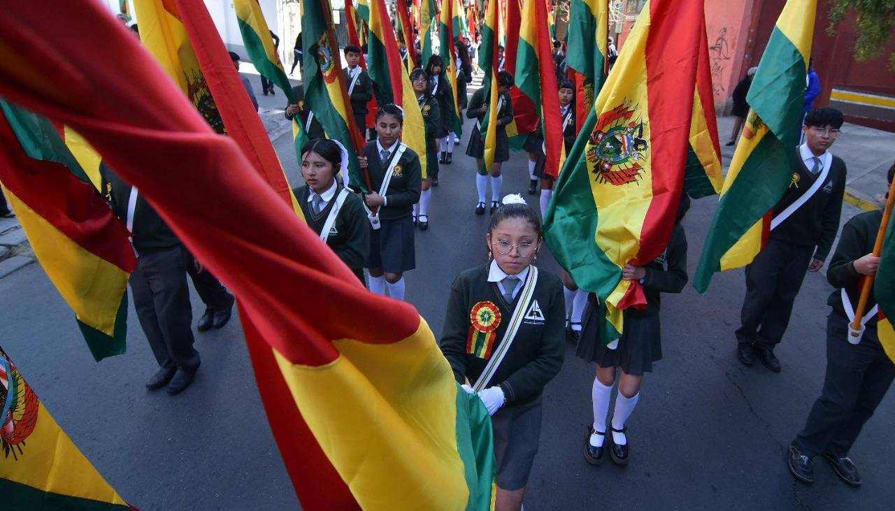 Tome previsiones: Avenidas de Miraflores, el cementerio y el sur de La Paz se cierran este miércoles por el desfile patrio