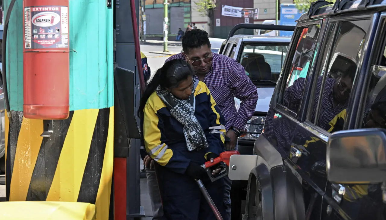 Economista Chávez: “Créditos están destinados a proyectos concretos, no son de libre disponibilidad para combustible” 