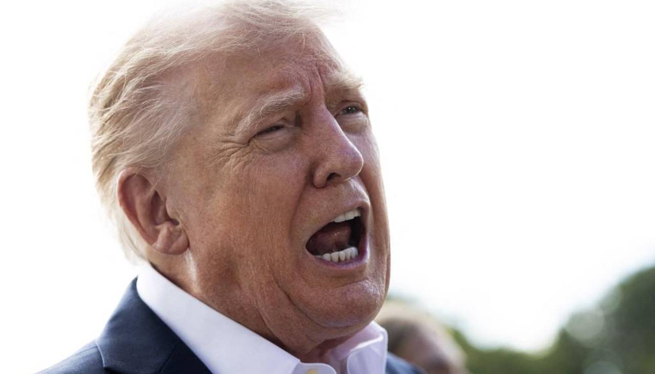 Trump dice que desplegó submarinos nucleares frente a Rusia por amenazas