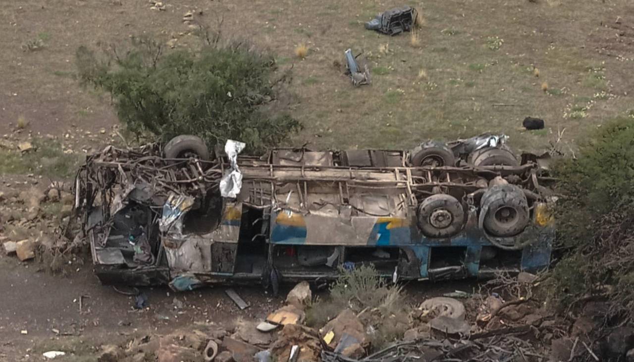 Tragedia en Potosí: Cifra de fallecidos sube a 29; hallaron otro cuerpo donde se accidentó el bus