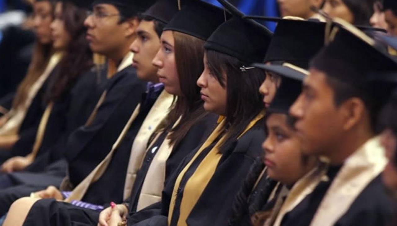 Títulos de bachiller serán digitales y sin costo este 2026, señala el ministro de Educación