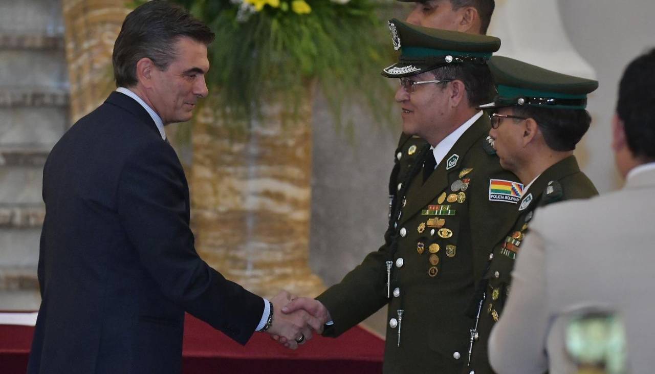 Adrián Javier Álvarez es posesionado como nuevo comandante general de la Policía Boliviana