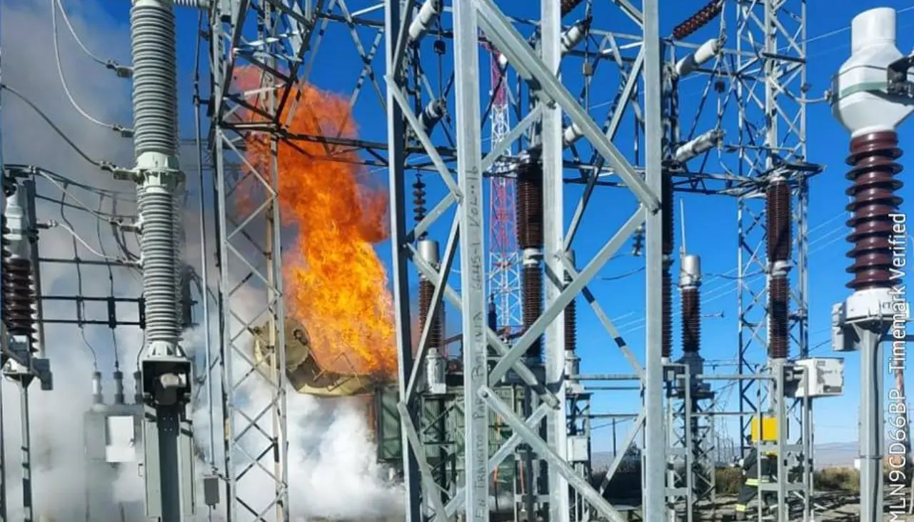 Dos barrios de La Paz se quedan sin luz por un incendio en una planta de electricidad
