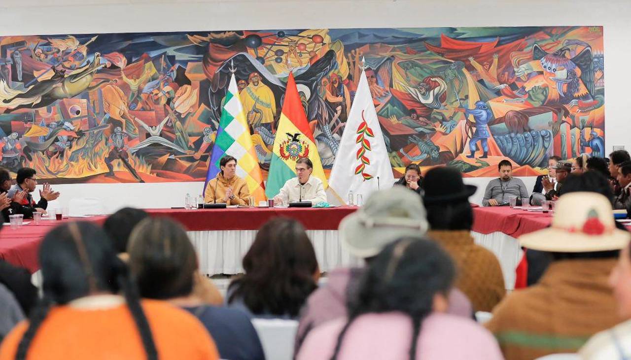 Gobierno anuncia diálogo con las juntas vecinales de El Alto para este domingo y convoca a dirigentes campesinos de La Paz
