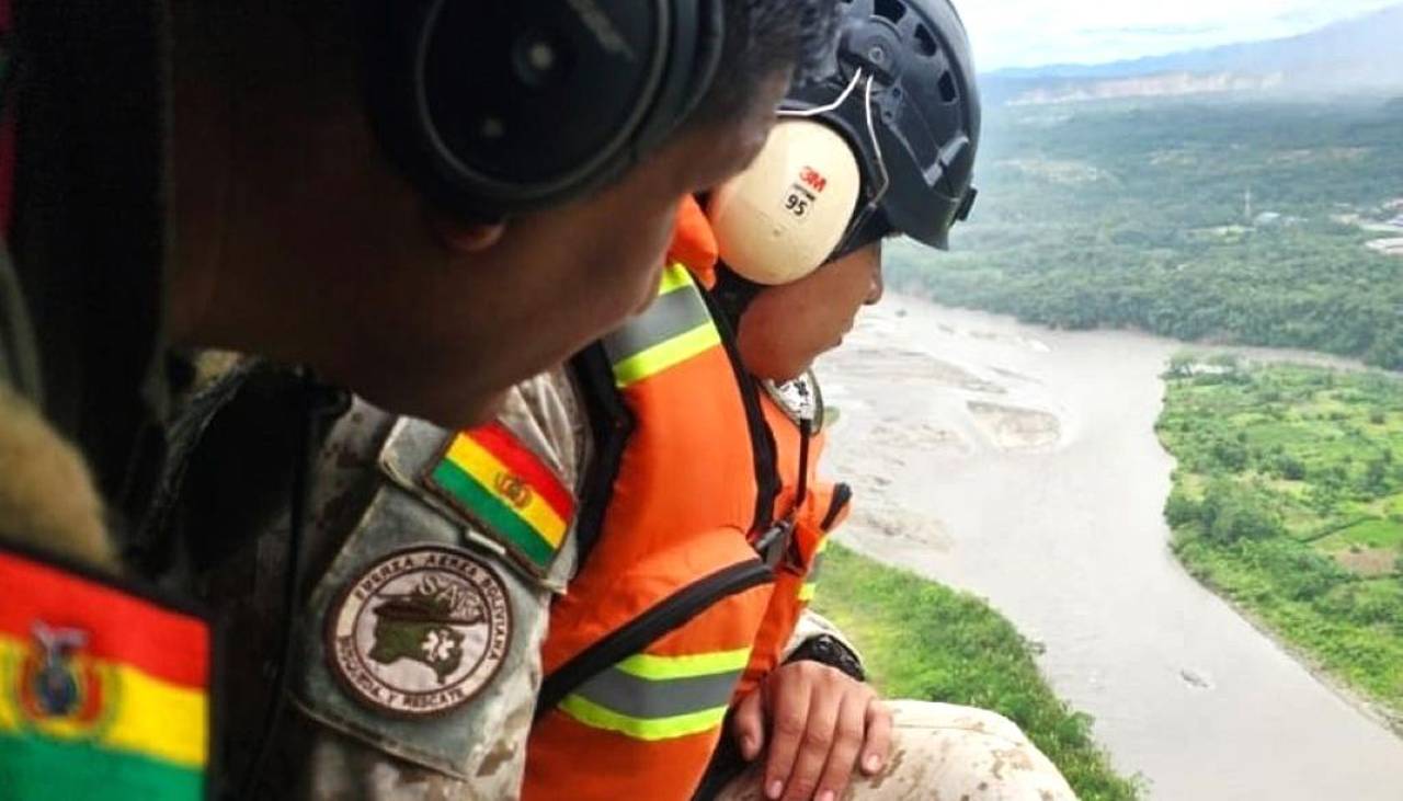 Inundaciones: Defensa informa que hay reporte de desaparecidos y se activa despliegue militar de rescate en Santa Cruz