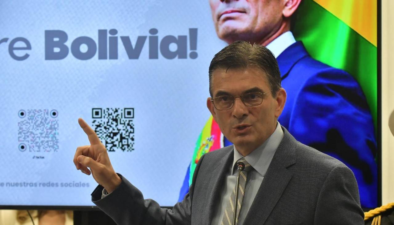 Gobierno elimina 161 decretos que autorizaban la contratación directa que se impulsó en anteriores gestiones