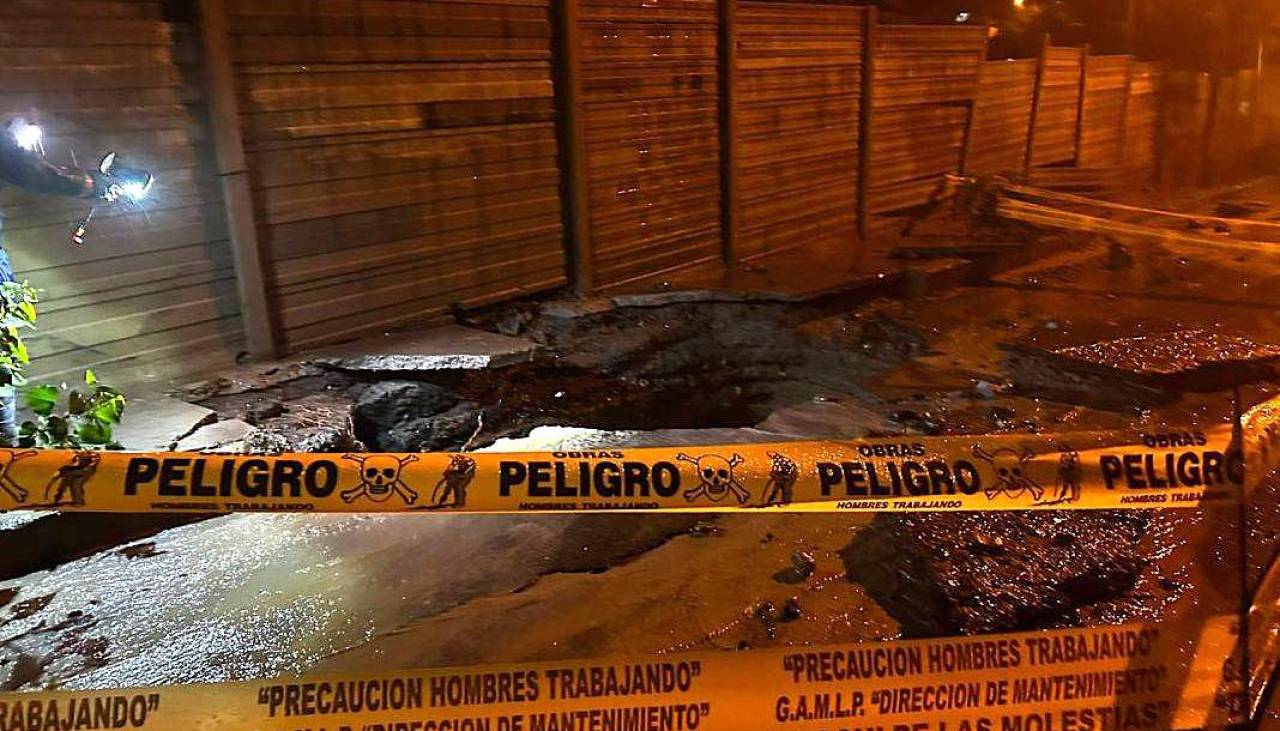 La Paz: Caída de muros, sifonamientos, desborde de ríos y vías cerradas deja la intensa lluvia caída hasta la madrugada de este miércoles 