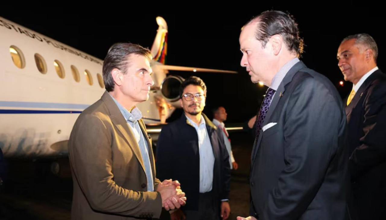 Rodrigo Paz llega a Panamá para participar en foro económico de la CAF