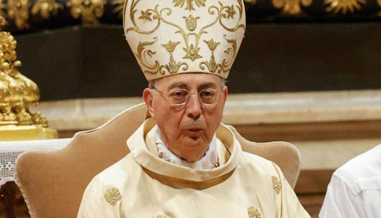 El cardenal Dominique Mamberti, la voz que desvelará al mundo el nuevo papa