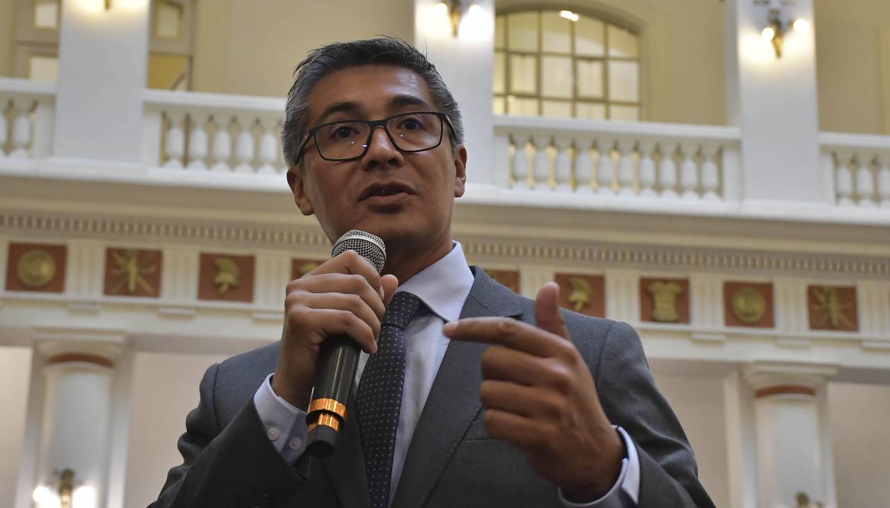 ¿Qué pasa con los dólares de los demás ahorristas? El ministro Espinoza proyecta una fecha para la segunda fase