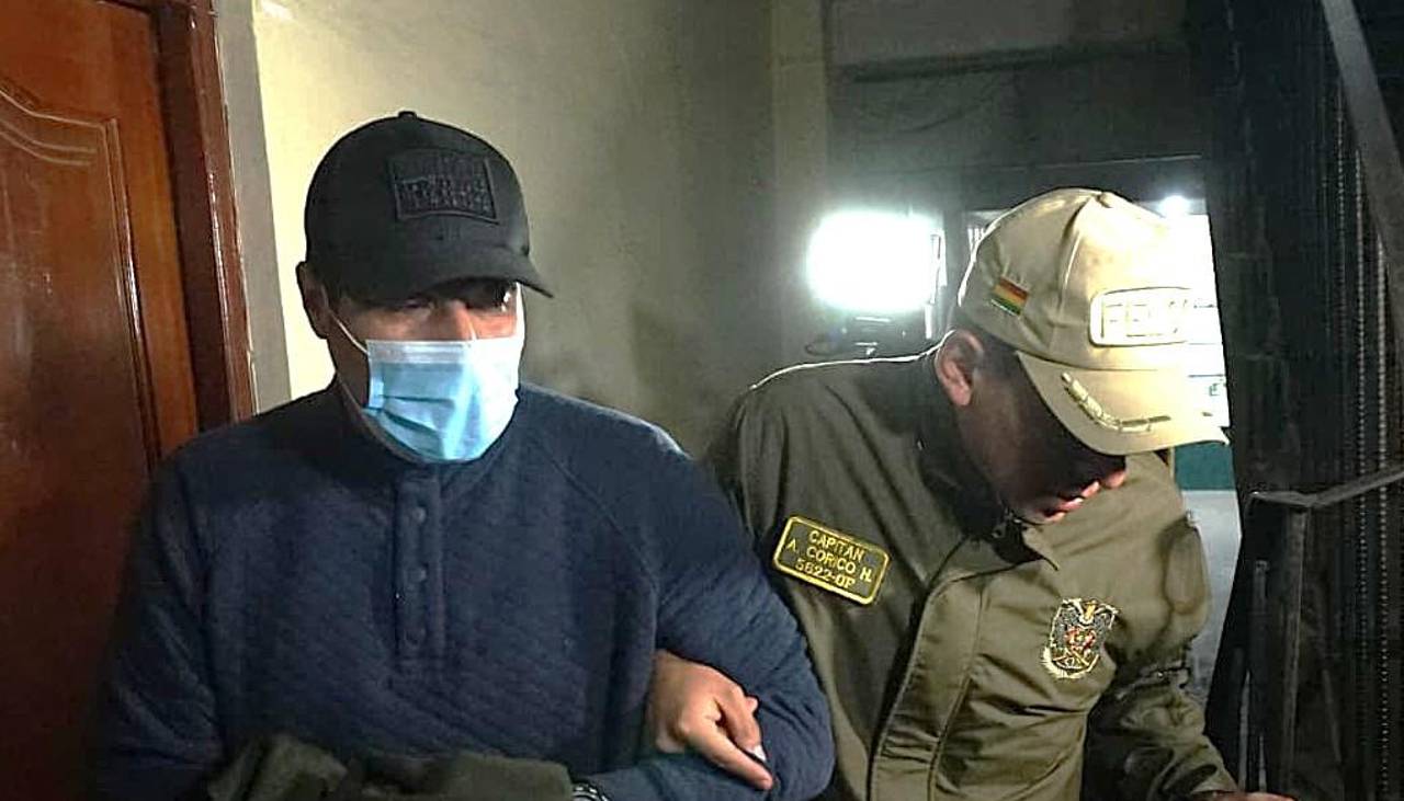 Exministro Lisperguer aguarda su cautelar; el Gobierno niega que esté tras su aprehensión