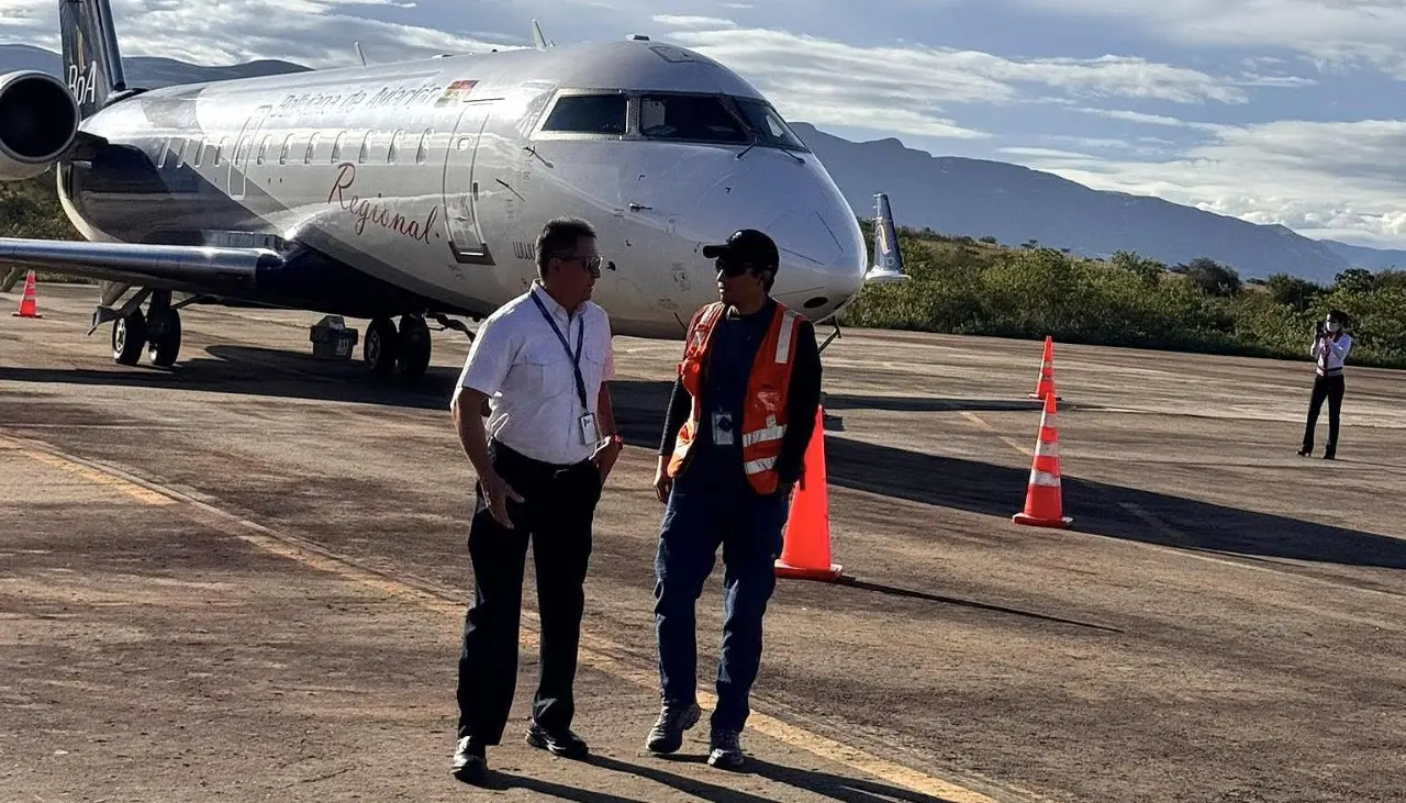Naabol toma el control del aeropuerto de Apolo y el Gobierno anuncia Bs 61 millones para reconstruir la carretera