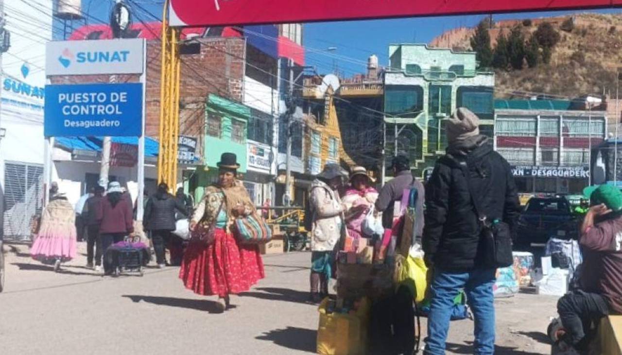 El boliviano se devalúa en Desaguadero, golpea al comercio, al trabajo y alienta el contrabando