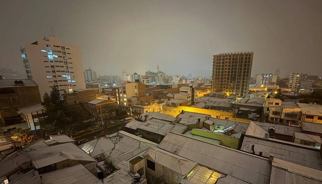 Oruro, en alerta por otra nevada: Disponen clases virtuales y las autoridades piden precaución en las plazas y las calles