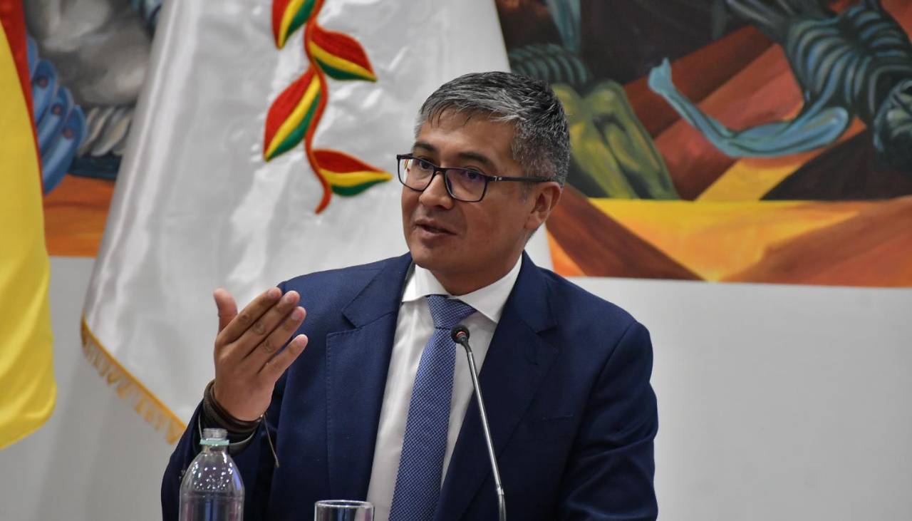 Desde este martes rige el uso libre de tarjetas de crédito: Es “unificación del mercado” y no devaluación, destaca Espinoza