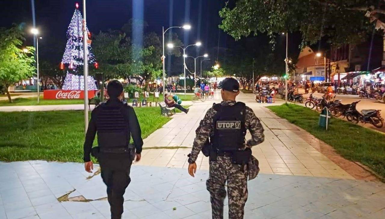 Arce instruye el despliegue de 16.500 policías para brindar seguridad durante las fiestas de fin de año 