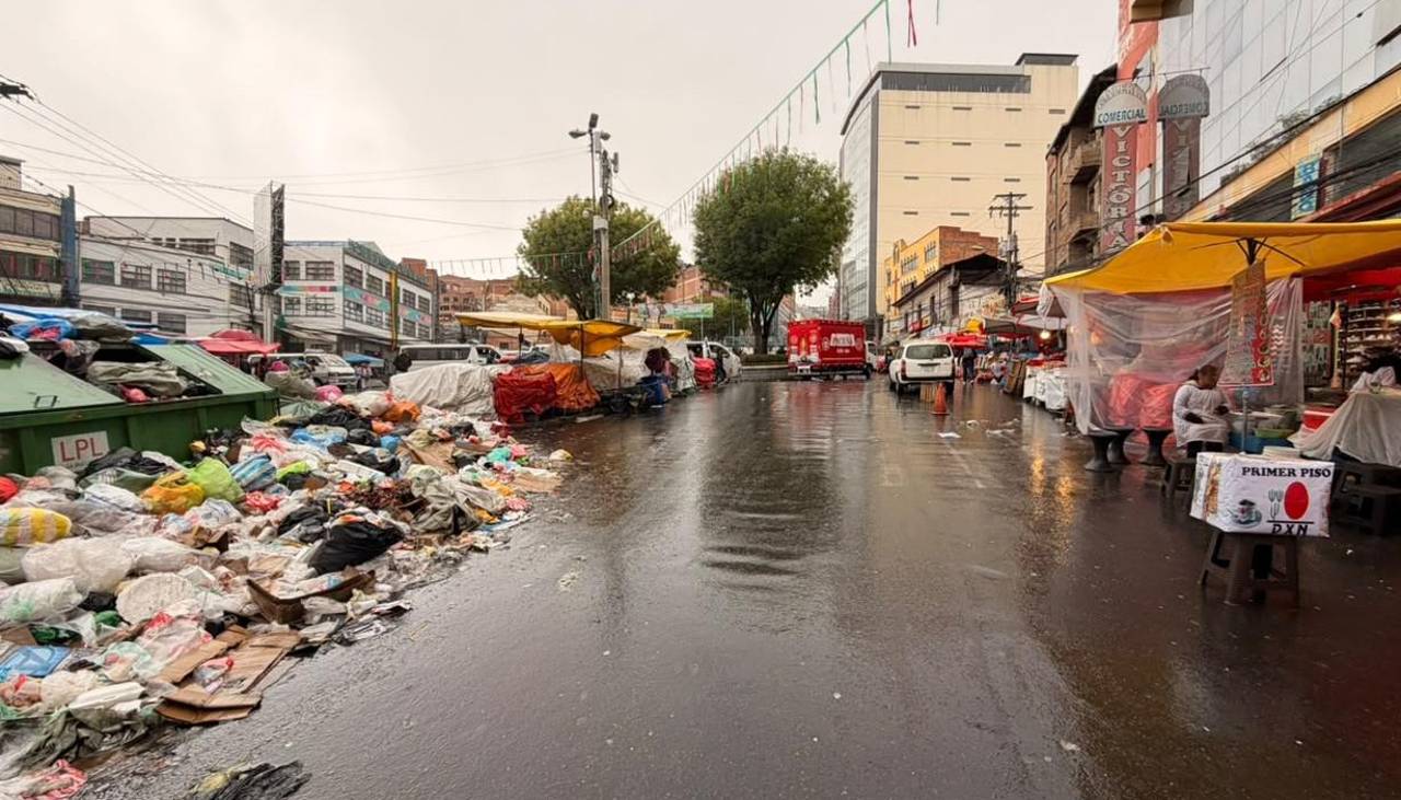 La Paz, con basura hace 15 días: Dockweiler pide paciencia y refuerza la limpieza edil, pero no hay acuerdo con la empresa