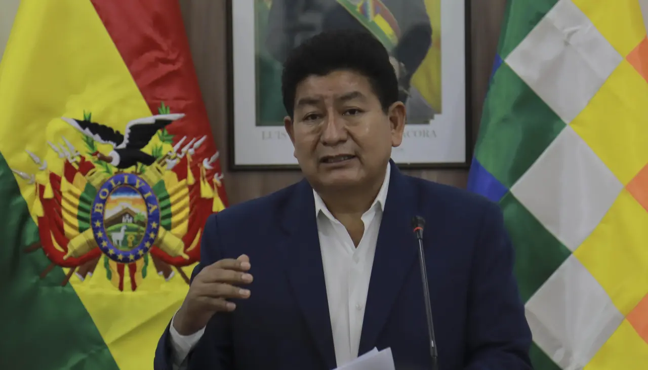 Montaño analiza postularse a la Gobernación de Santa Cruz tras dejar el Ministerio de Obras Públicas