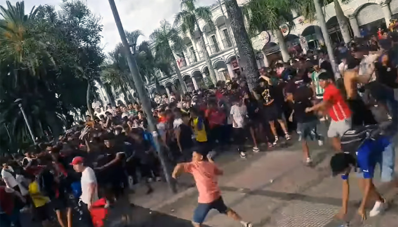 Espera por Speed en la plaza 24 de Septiembre terminó en pelea campal