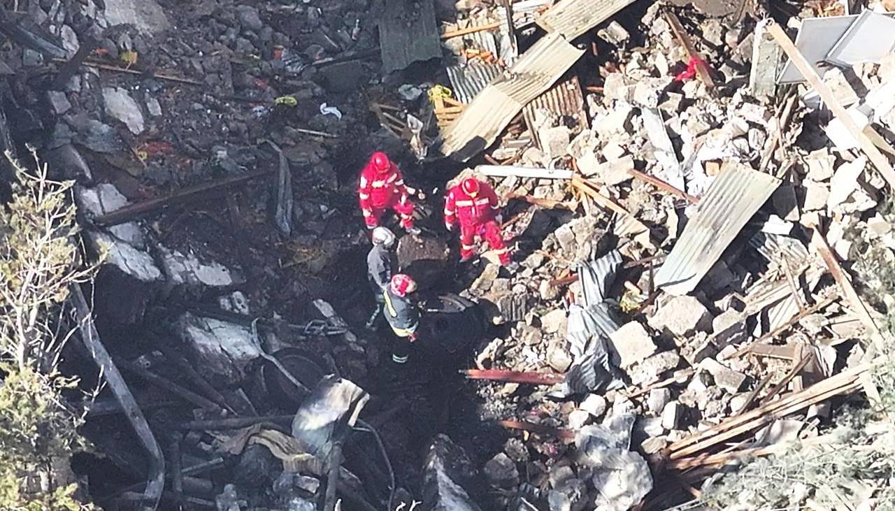 Tragedia en Viacha: Sube a seis la cifra de fallecidos; aún no localizan a ocho personas, según Defensa 