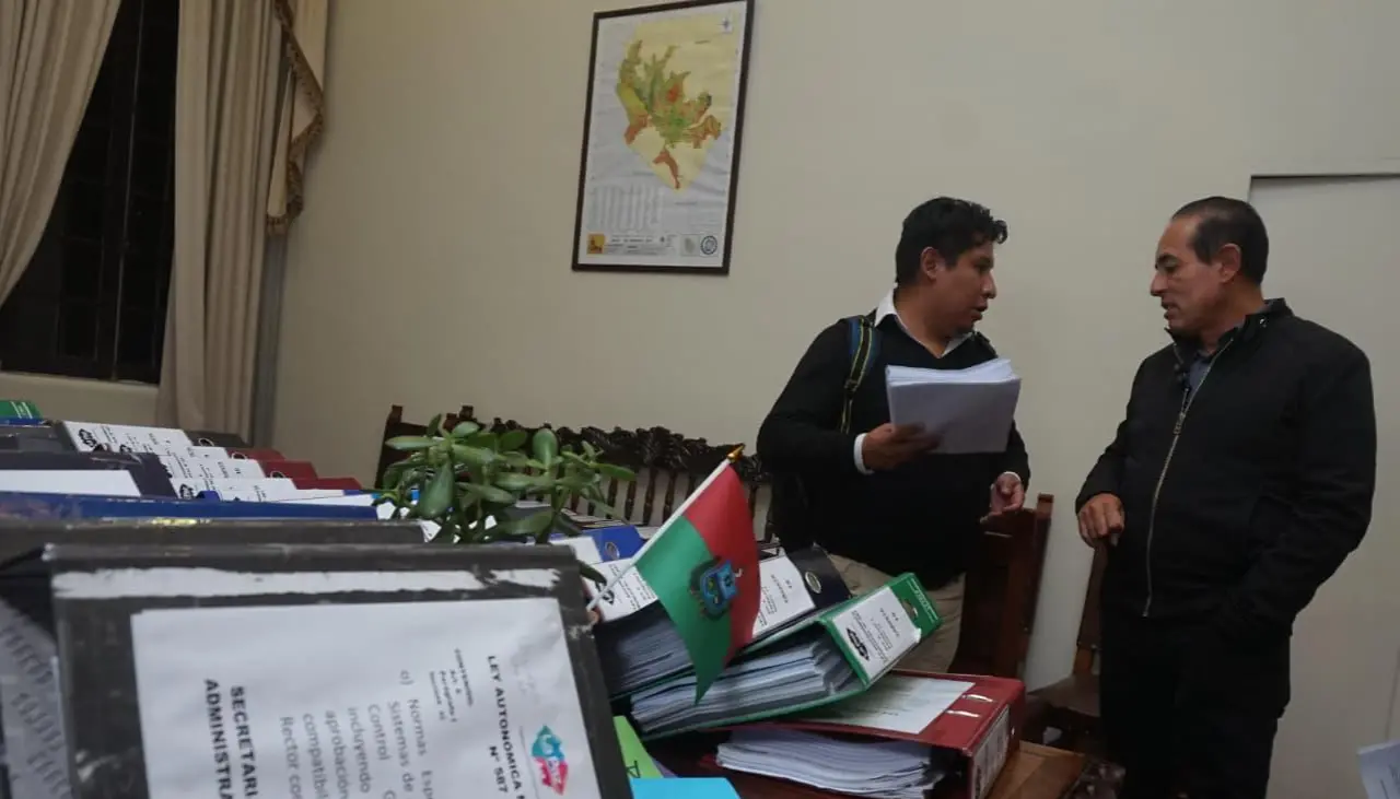 Dockweiler recibe documentación de la Alcaldía de La Paz y advierte sobre información pendiente