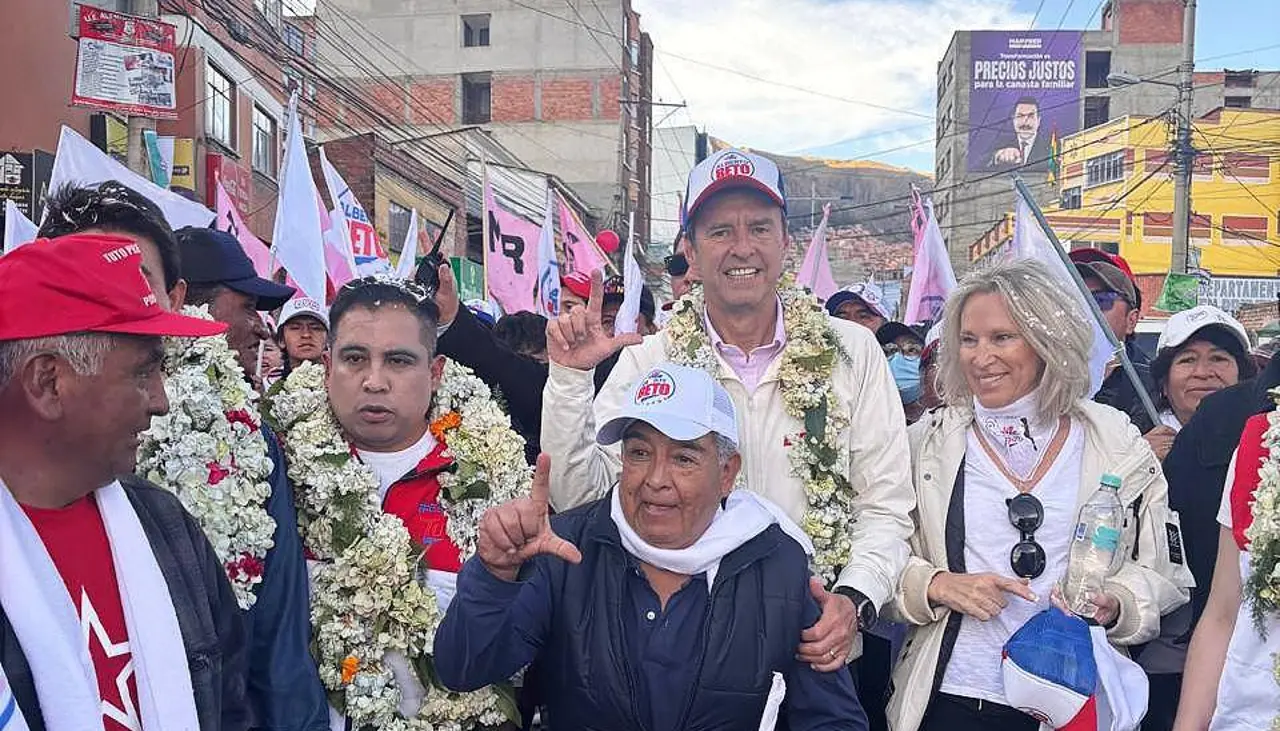 Tuto visita el eje del país en la recta final de la campaña electoral con la promesa del “cambio y esperanza”
