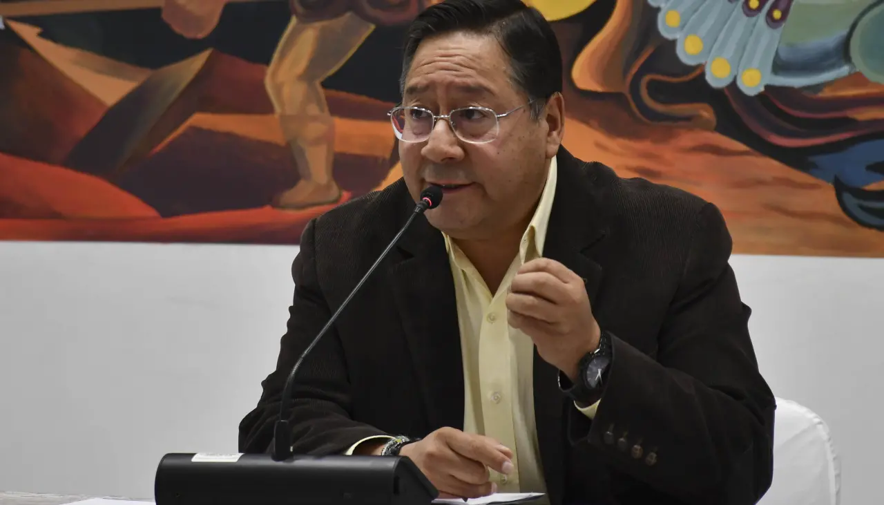 “Es inconstitucional”, dice Arce sobre proyecto que plantea suspender a vocales del TSE y prorrogar al Gobierno