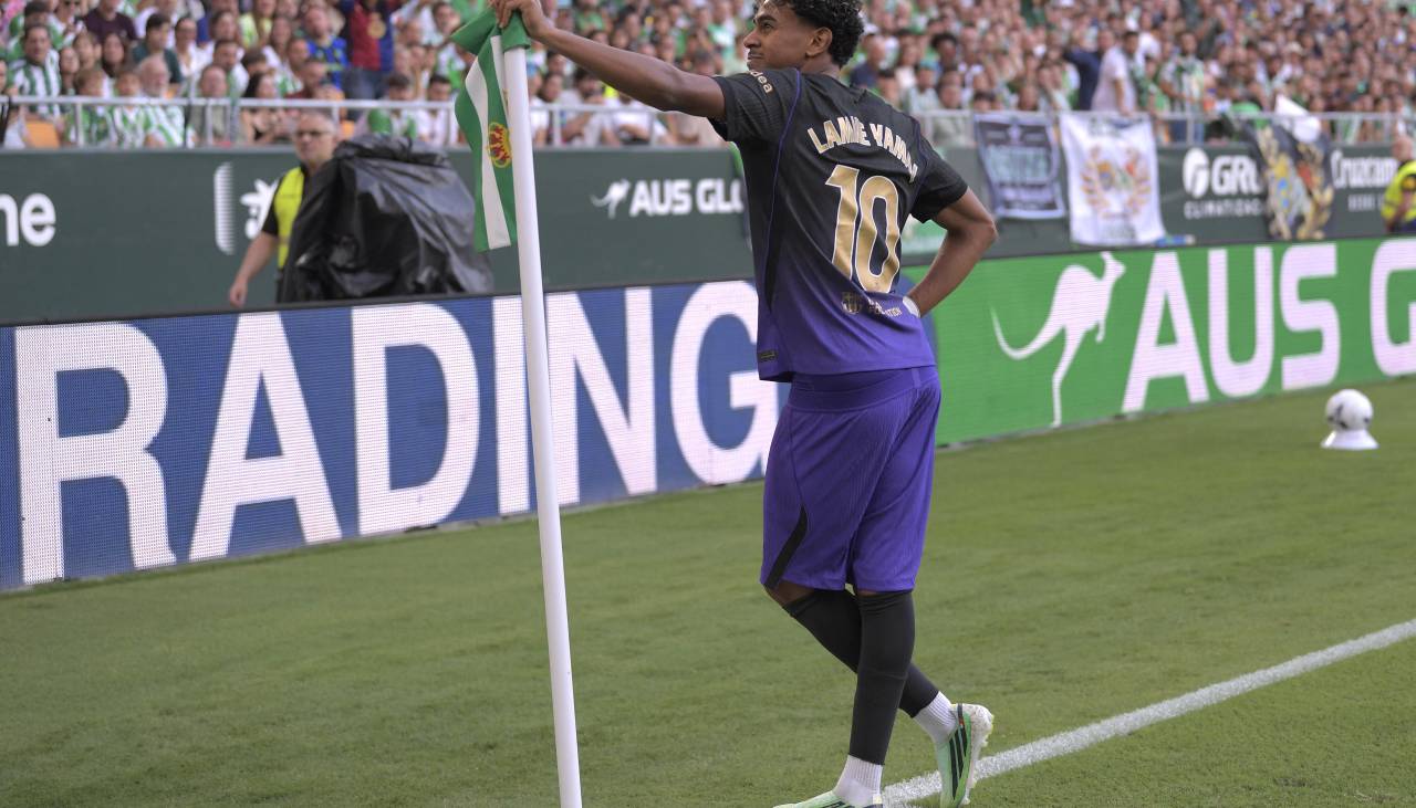 El Barça baila al Betis al ritmo de un sensacional Lamine Yamal
