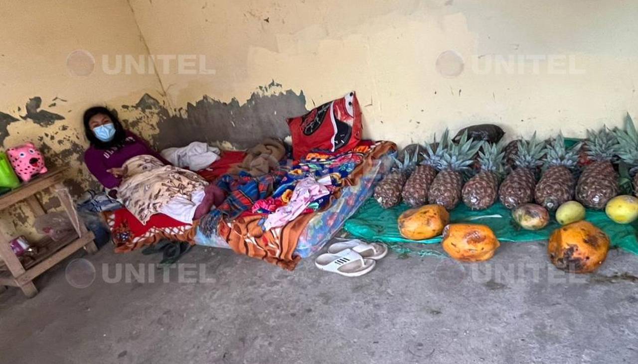 Joven madre vendedora de frutas fue apuñalada por otra comerciante porque le compraban más