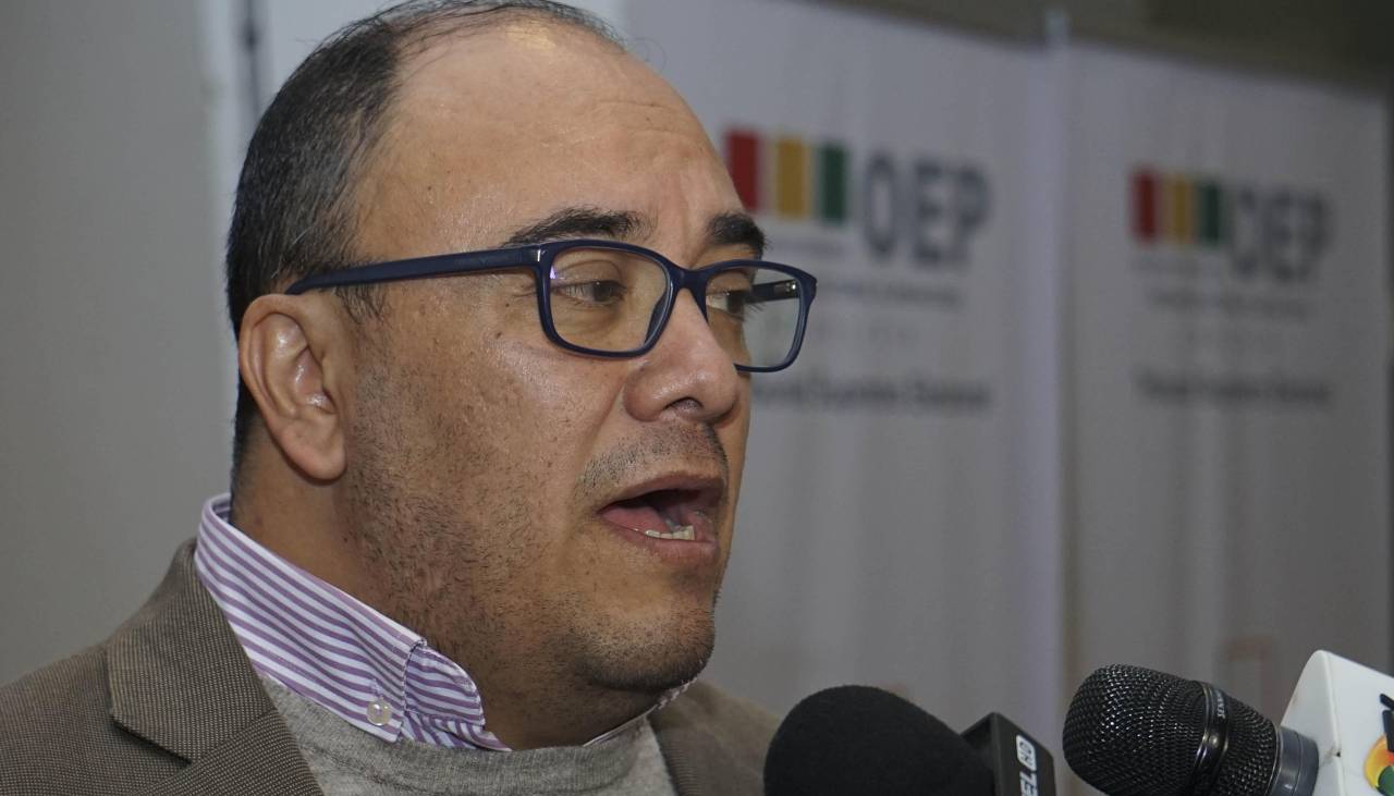 Vocal dice que hasta el 19 de noviembre se debe aprobar la ley de subnacionales 